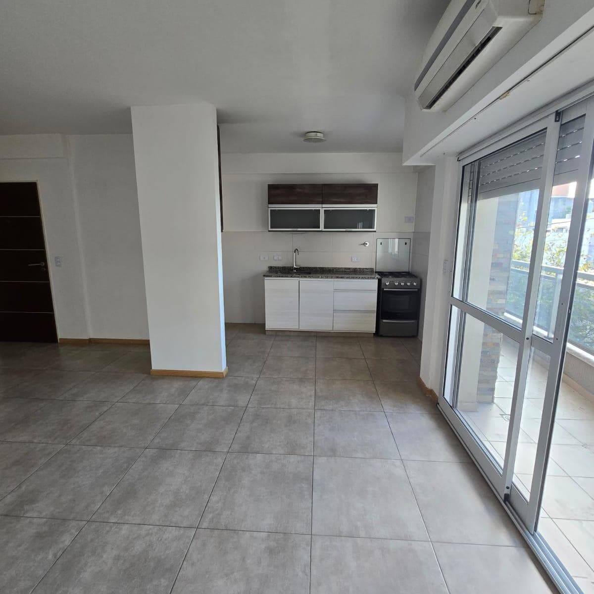 Departamento 2 Ambientes con Balcon 2do Piso Al Frente - Santos Lugares 5