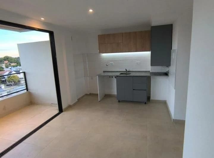 Se alquila departamento de 2 dormitorios sobre Av. 3