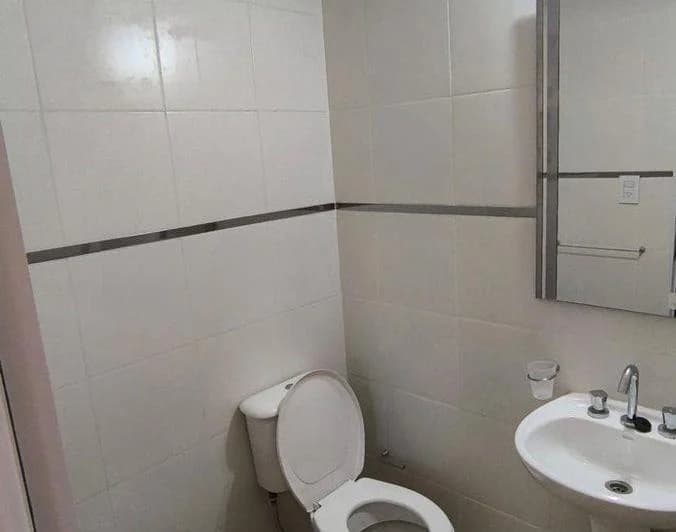 Se alquila departamento de 2 dormitorios sobre Av. 1