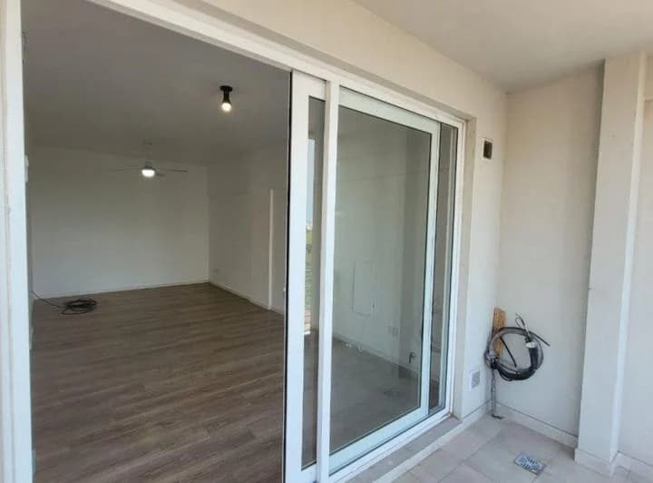 Alquiler 2 ambientes con balcon en Pque Chacabuco 3