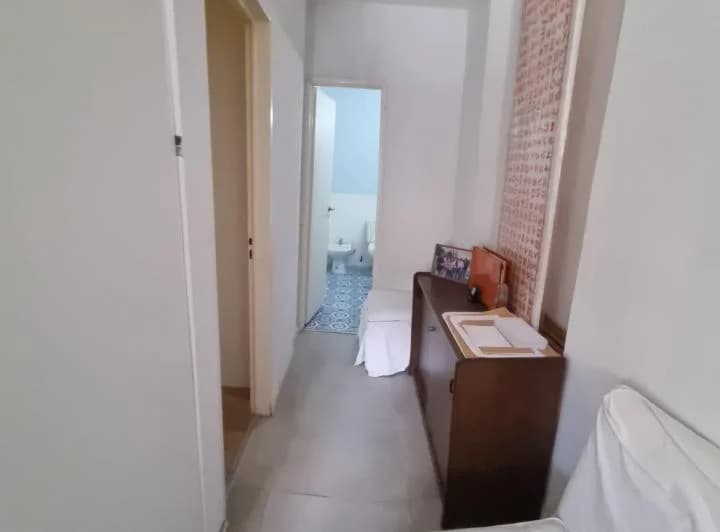 Refaccionado 2 ambientes en planta baja con patio . 2 ventanas a la calle, sobre Gorriti. 5