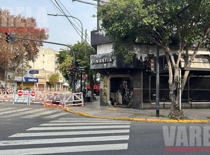 Emblemática Confitería Dinastía en 3 Plantas. 500m² Con vivienda. 2