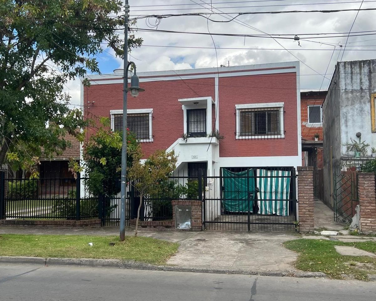 Casa 4 Ambientes. | Aristobulo del Valle Al 1200 5