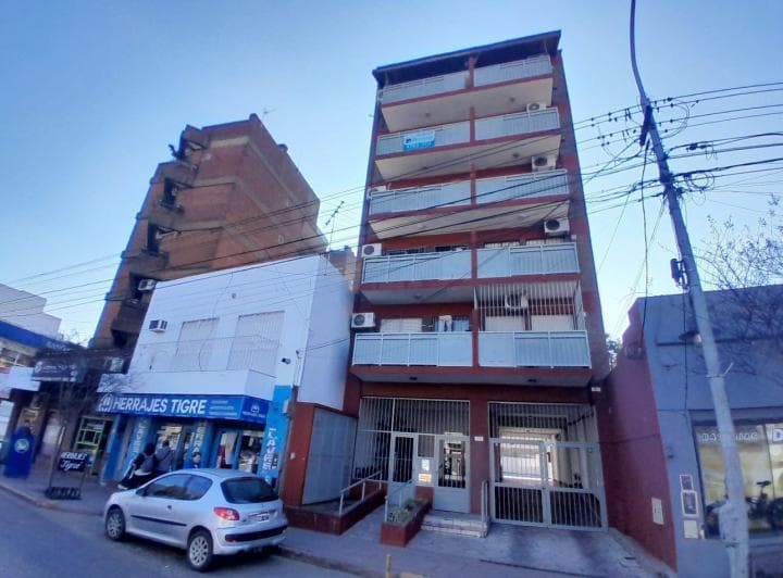 Departamento en dúplex en el Corazón de Tigre 1