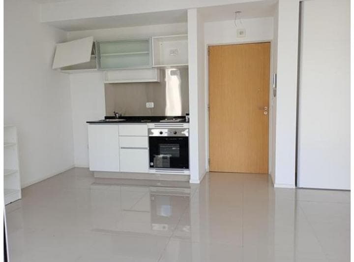 Depto  monoambiente en alquiler con terraza propia 2