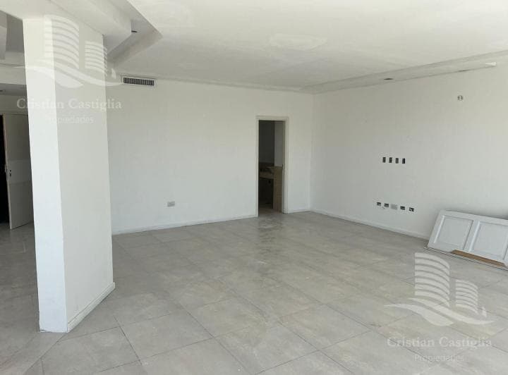 Oficina en  Alquiler y Venta en Estudios de la Bahía 2