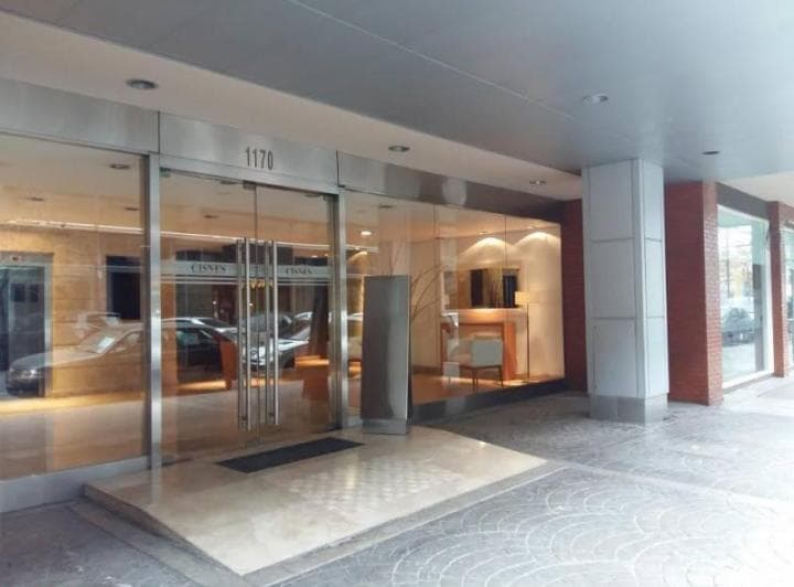 Olga Cossettini  entre Azucena Villaflor y Azucena Maizani Complejo Terrazas del Dique Edificio Los  3