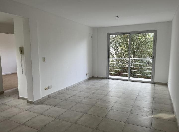 Impecable  departamento de 2 ambientes con cochera en San Isidro 1