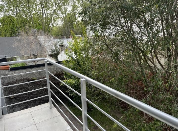 Impecable  departamento de 2 ambientes con cochera en San Isidro 3