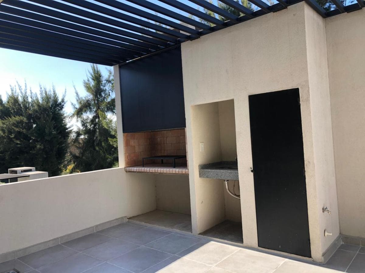 Casa de 3 Ambientes con Cochera en Venta en Tigre 1