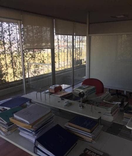 EXCELENTE OFICINA CON BALCÓN- SEGURIDAD- COCHERA- CON MUEBLES- IMPECABLE! 3