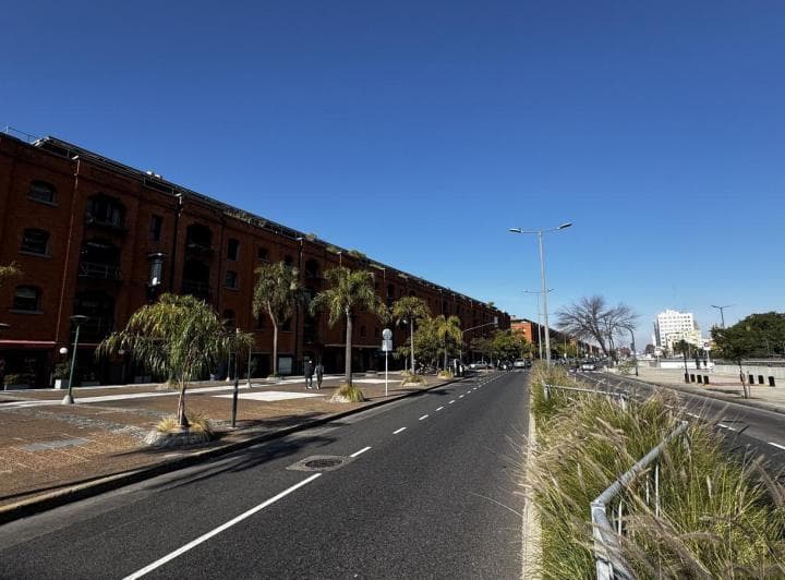 Local comercial en alquiler en Puerto Madero 3
