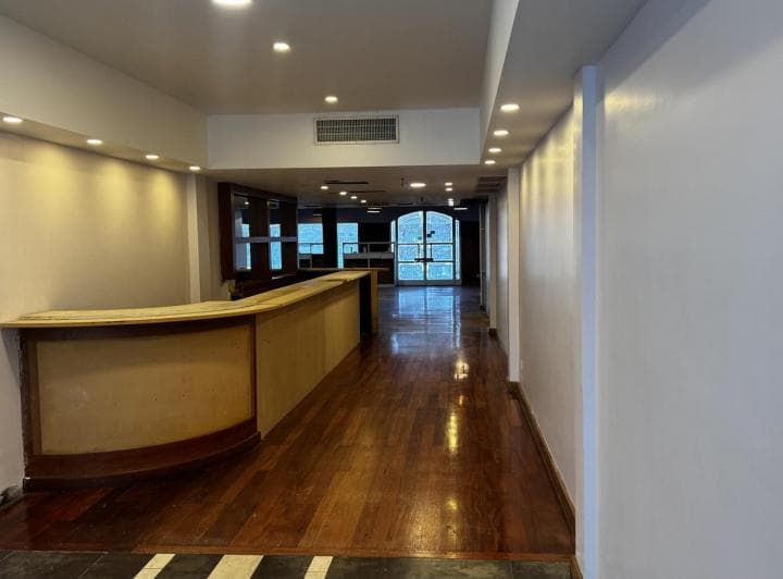 Local comercial en alquiler en Puerto Madero 5