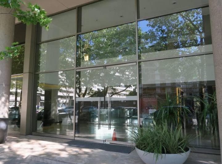 Oficina en alquiler en Puerto Madero en edificio de categoría 1