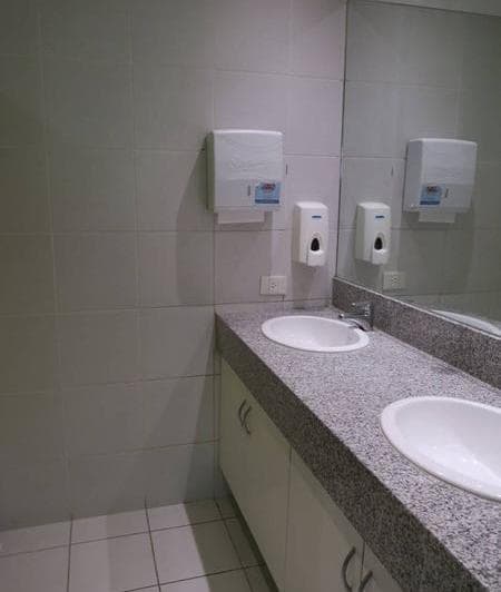 Oficina en alquiler en Puerto Madero en edificio de categoría 5