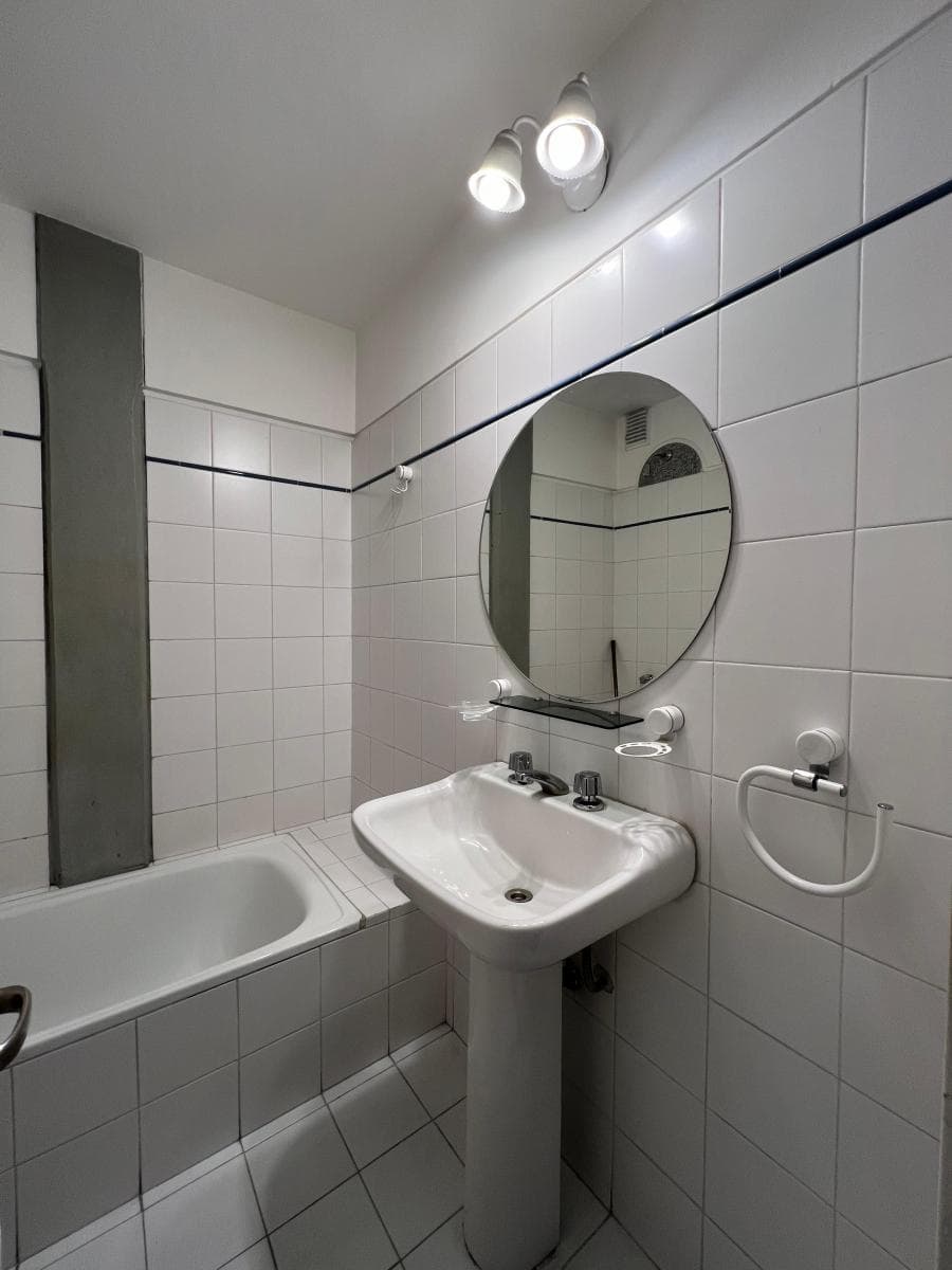 Oficina en Puerto Madero de 42 m² Sala Ppal y Despacho Privado 2