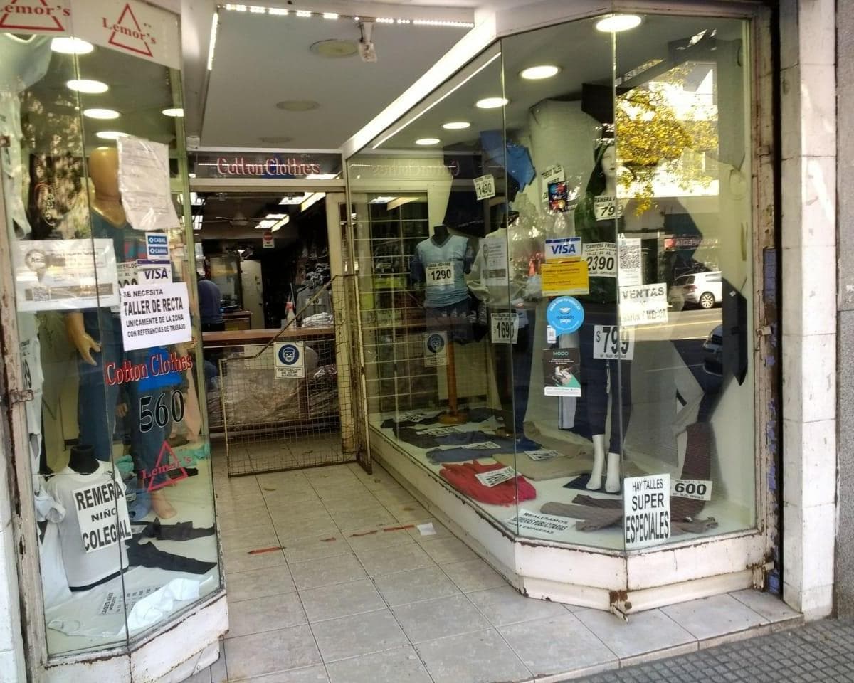 Excelente Local en 2 Plantas Scal Ortiz y Velasco 2 Vidrieras 2 Bños 2