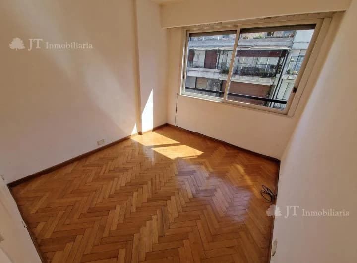 Excelente departamento de 3 ambientes con escritorio y cochera 3