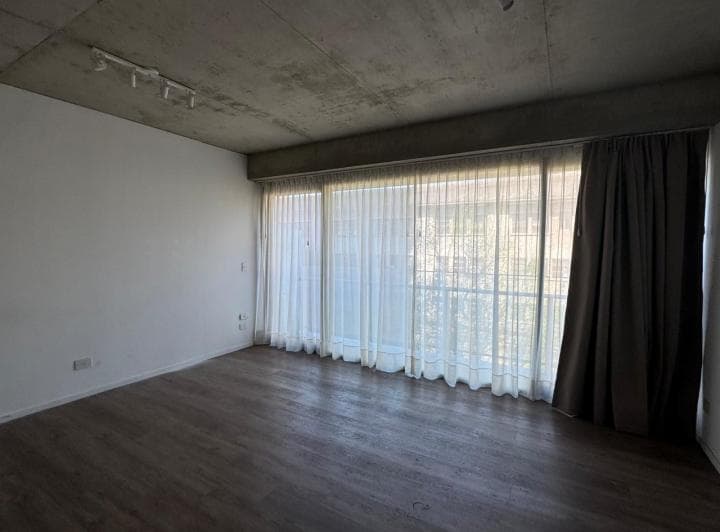 Excelente Studio en alquiler sin muebles, Quartier del Bajo. 5