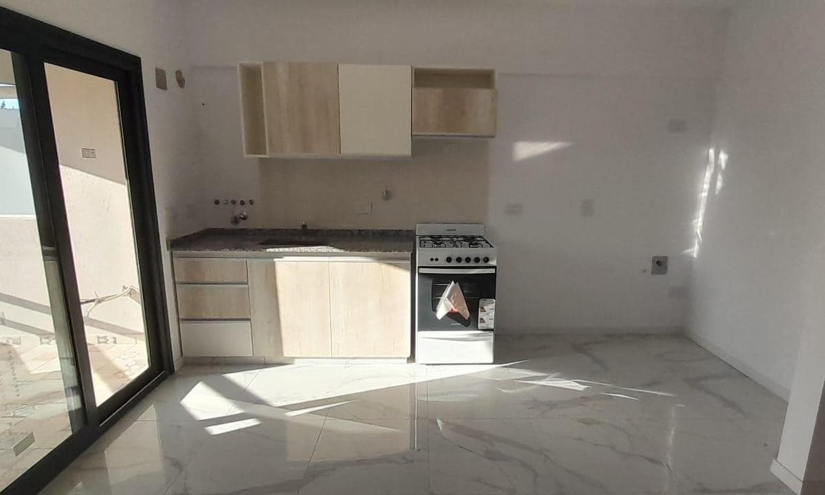 En Venta Hermoso Departamento de 3 Amb a Estrenar, Muy Bien Ubicado F: 9379 3