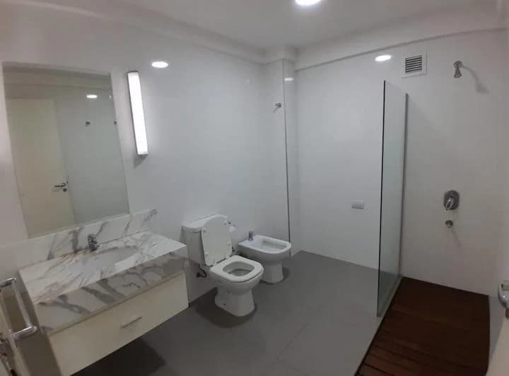 Departamento en piso alto. Loft con división movible. 3
