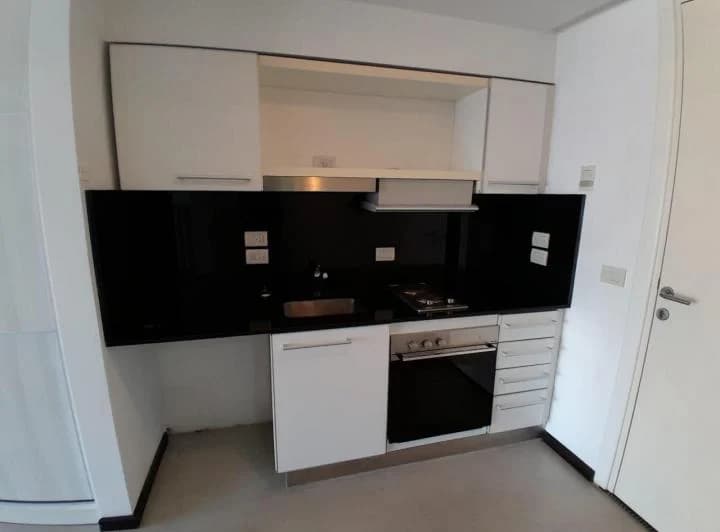 Departamento en piso alto. Loft con división movible. 2