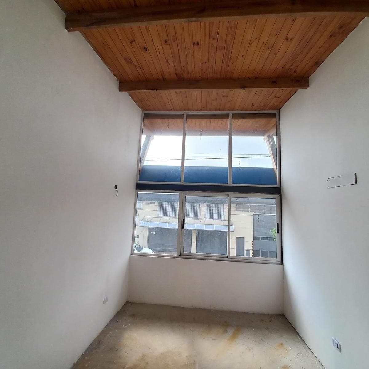 Departamento en Jose León Suarez 2