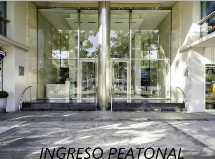 ALQUILER Piso bajo al DIQUEy peatonal de 2 Suites y dependencias  2 cocheras Para ingresar 3