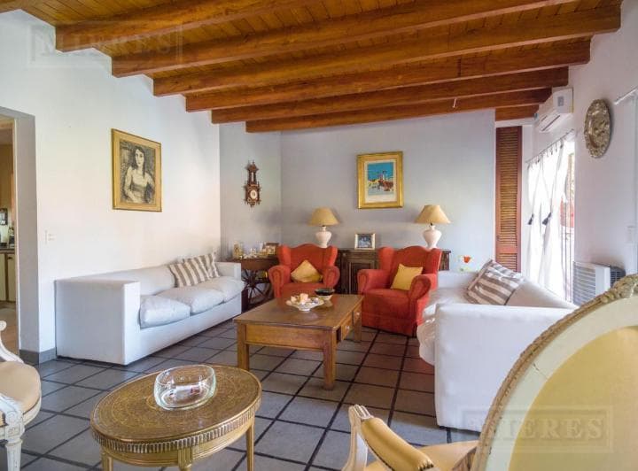 Casa en venta en el barrio Tigre Chico con cuatro dormitorios, jardín y pileta 1