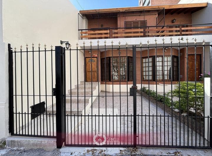 Alquiler duplex tipo casa 147M² 4 ambientes cochera sin expensas patio balcón en Parque Patricios 3
