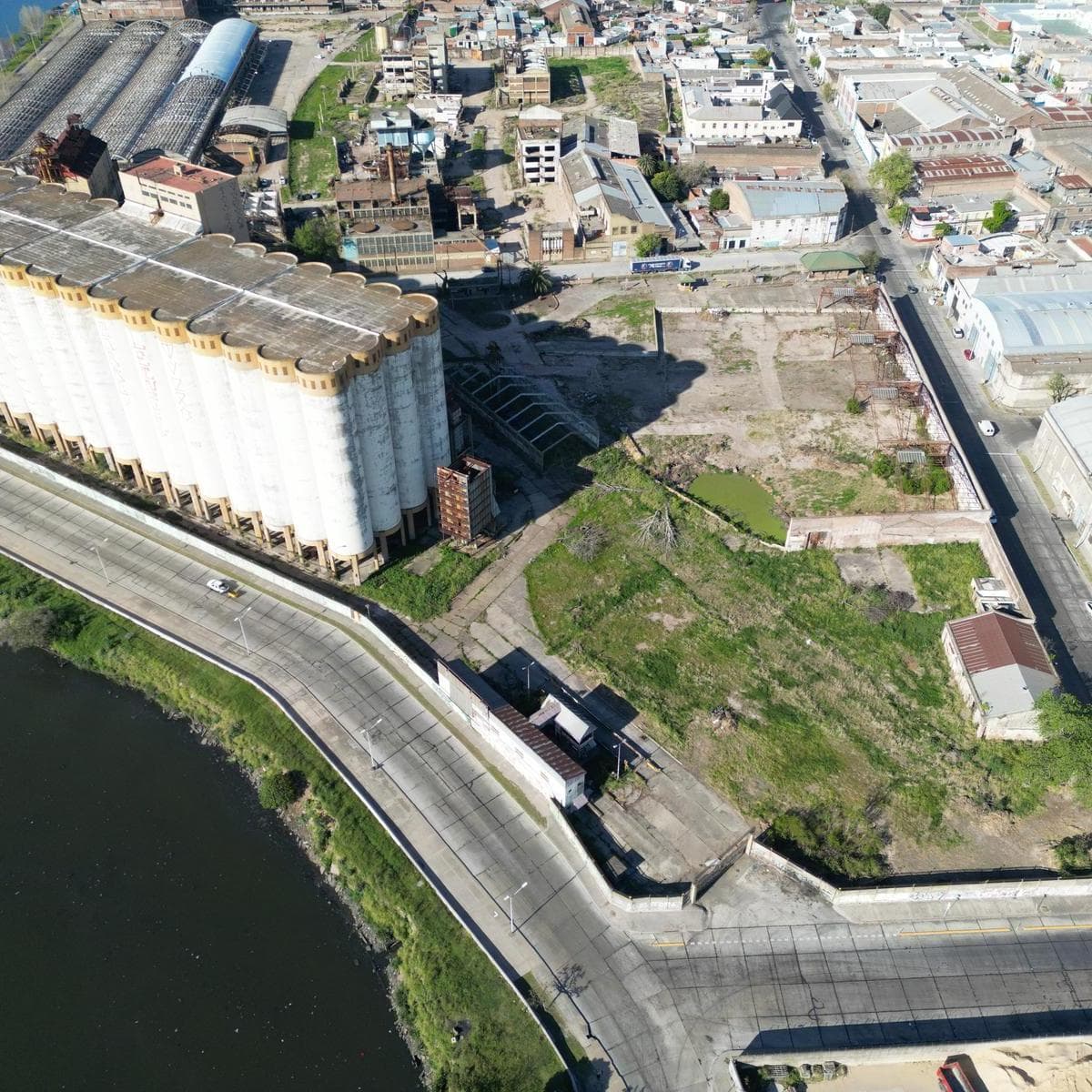 Alquiler Terreno en Avellaneda - 25.000 m² 4