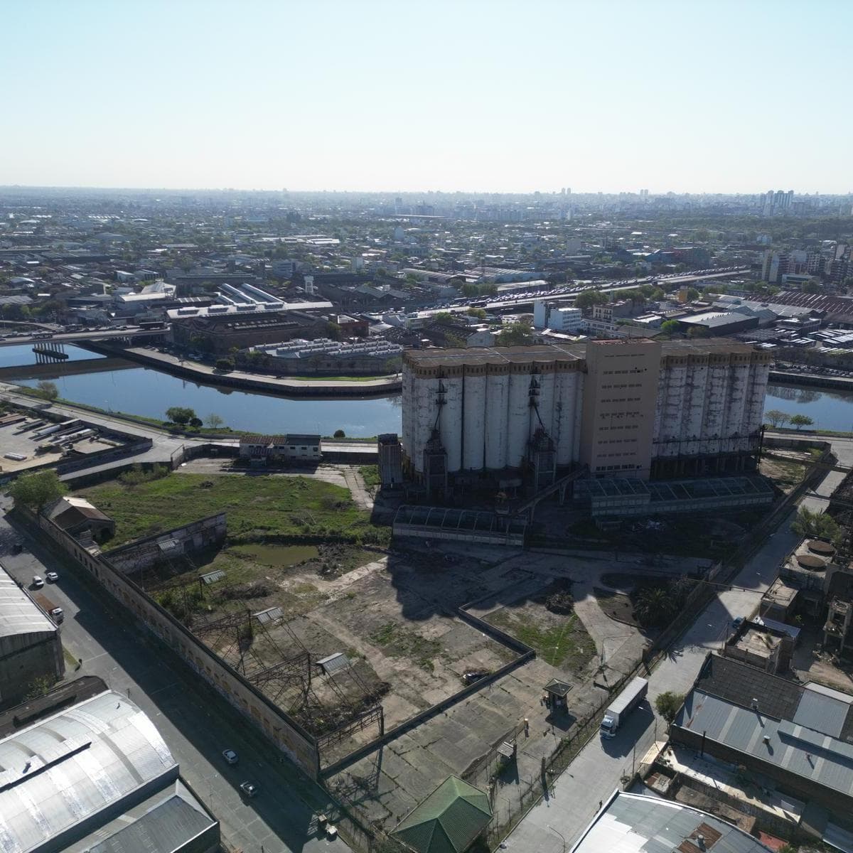 Alquiler Terreno en Avellaneda - 10.000 m² 4