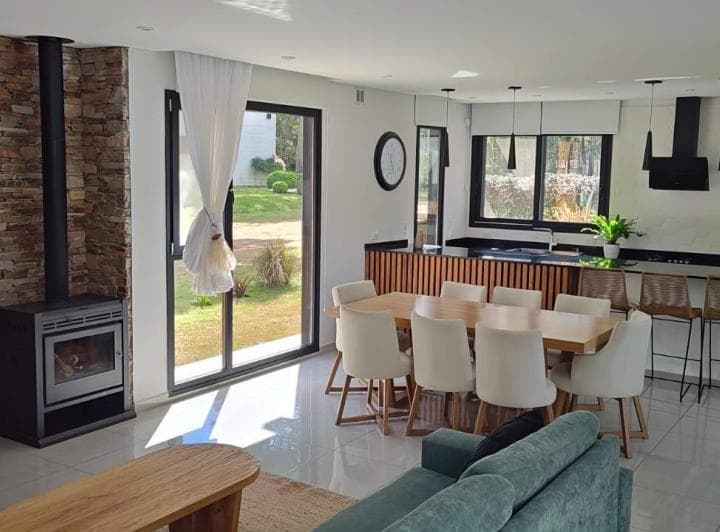 PINAMAR - CASA CON PISCINA CUL DE SAC DE ESTRIBOR 2