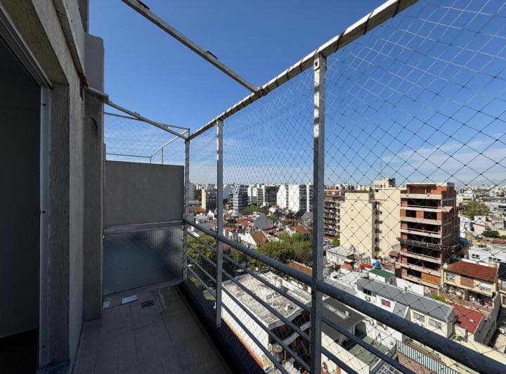 Monoambiente con Balcón. Villa del Parque 2
