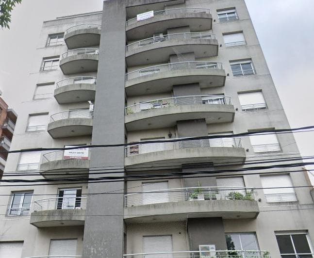 HERMOSO MONOAMBIENTE,   A SOLO 100 METROS DE LA ESTACION DE CASTELAR (NORTE) 1