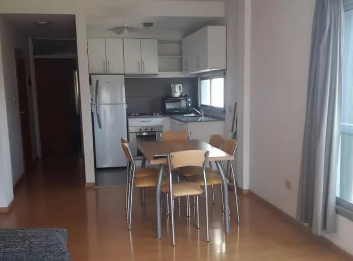Amplio depto 2 amb, 5 piso c/balcon al fte,  75m2, AMOBLADO, baño y toilette 5