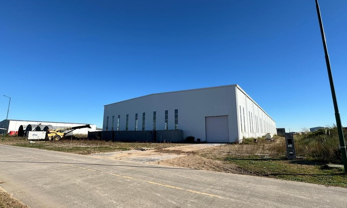 Alquiler 5400 m Cub Polo Industrial Ezeiza Sobre Lote 10.000 m 1