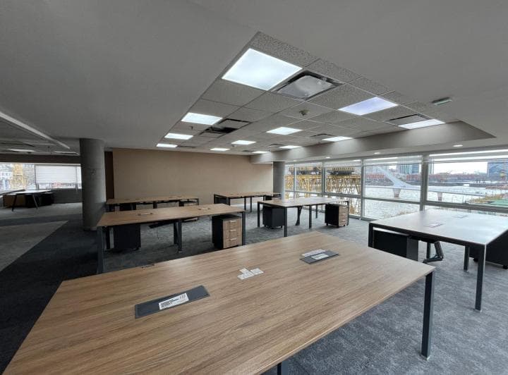 Oficina en alquiler - 330 m2 - 4 cocheras - Vista al dique - Puerto Madero. 2