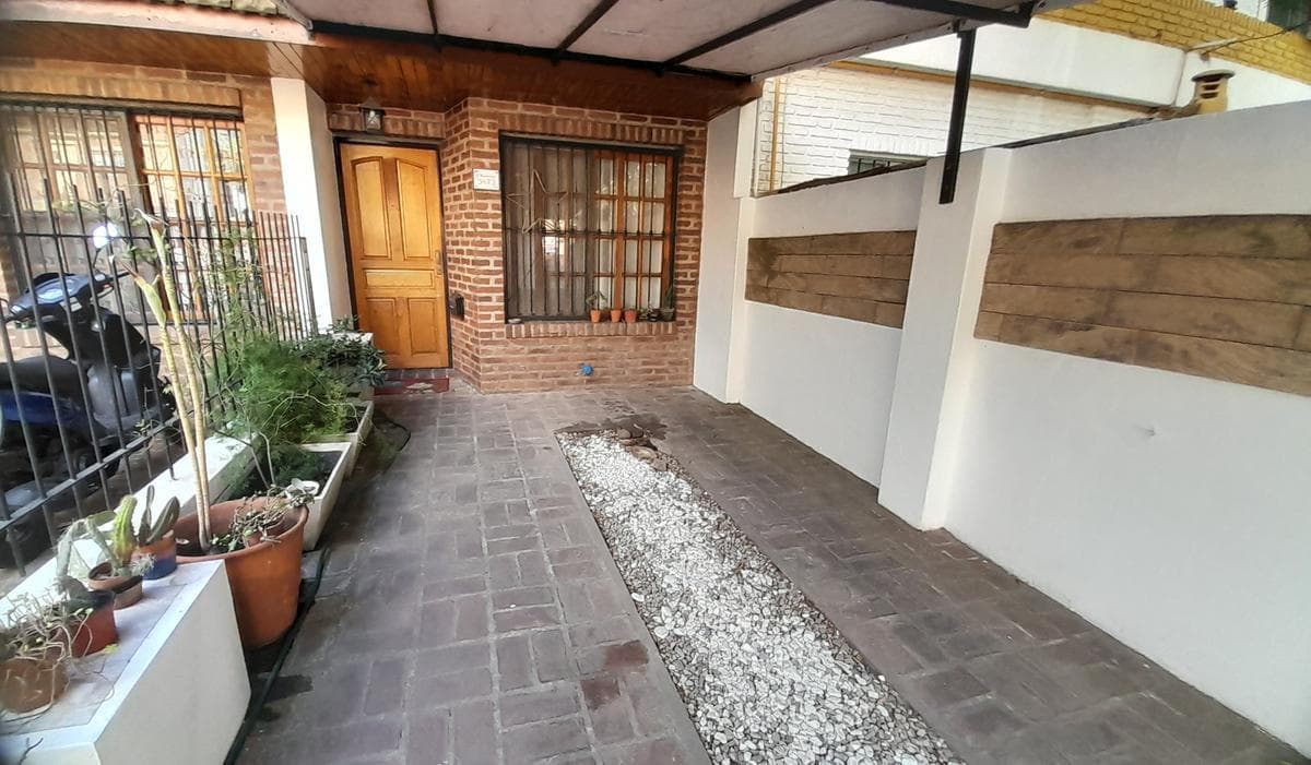 Carapachay - Impecable Dúplex de 4 Amb con Cochera y Jardín! 5