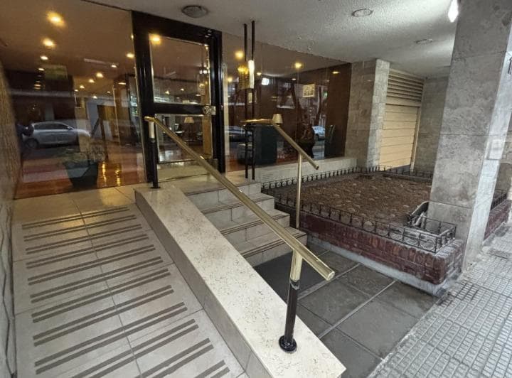 Departamento 4 ambientes con dep en  Belgrano. 1