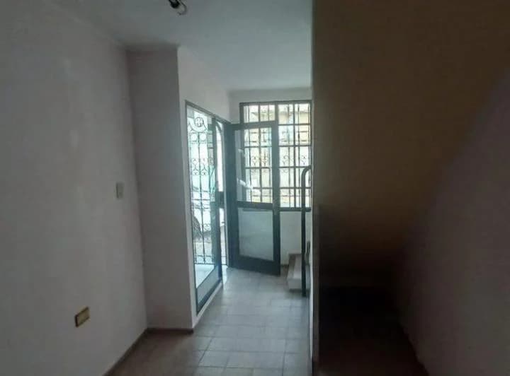 ALQUILER Local/Oficina con baño/cocina, Barrio Sur 5