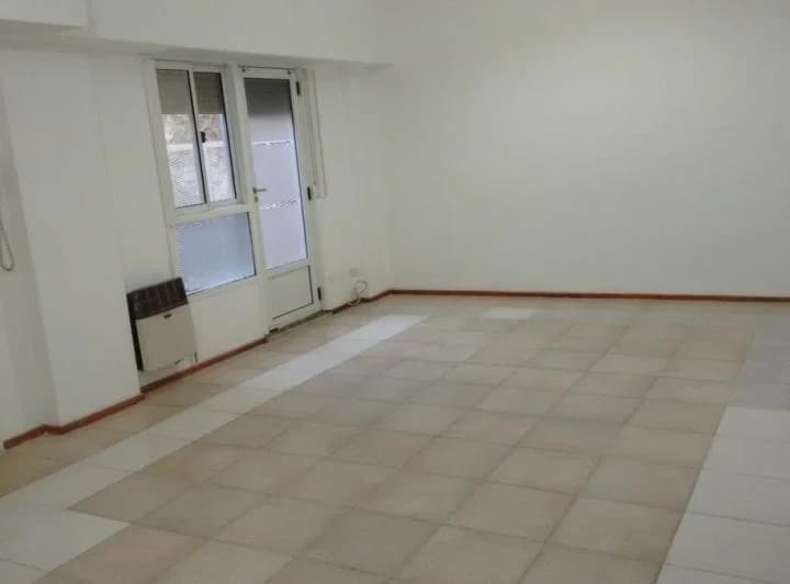 Planta baja, placard y patio. 1
