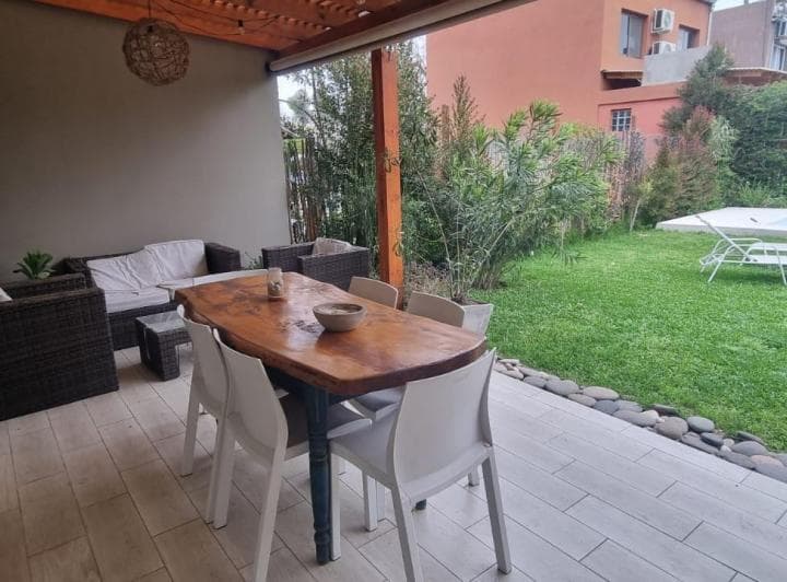 Casa ALQUILER SÓLO ENERO Barrio La Merecida 3