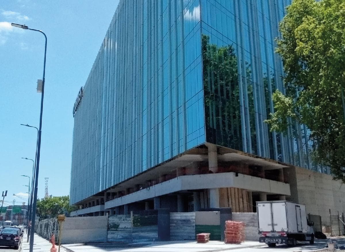 Oficinas en Alquiler - Edificio Plaza - Distrito Quartier 5