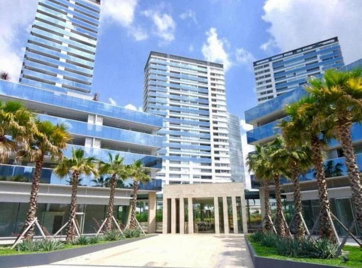 Departamento de 4 ambientes + dependencia con balcon aterrazado en 5