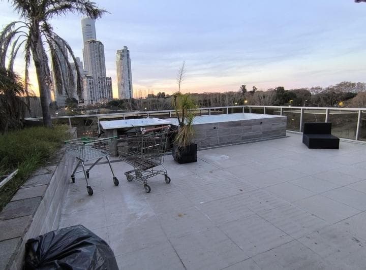 Departamento de 4 ambientes + dependencia con balcon aterrazado en 1