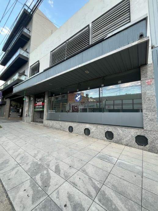 Local en Esquina de 450 m 1