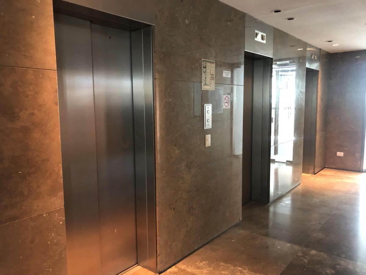Oficina El Alquiler, con 2 Cocheras y Vista Abierta Al Dique 5