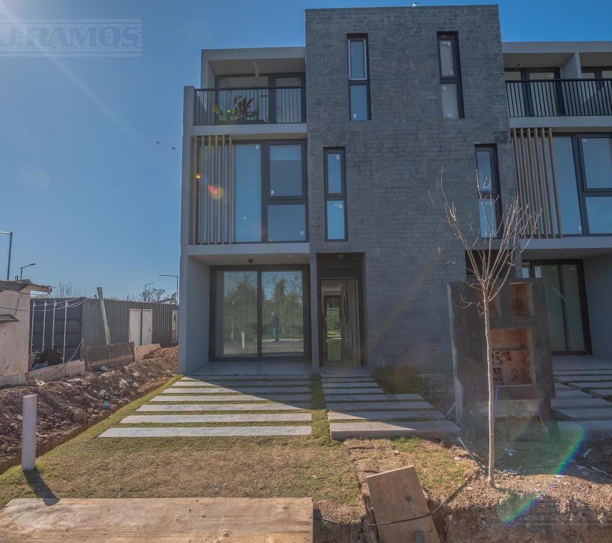 A Estrenar Casas de 127 m² Cubiertos en Sunny - Tigre 3