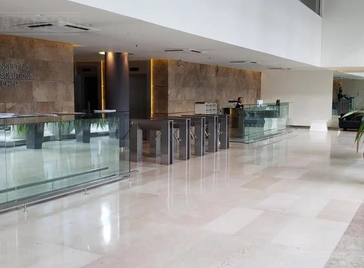 Oficina en Alquiler en Edificio Brisas 1